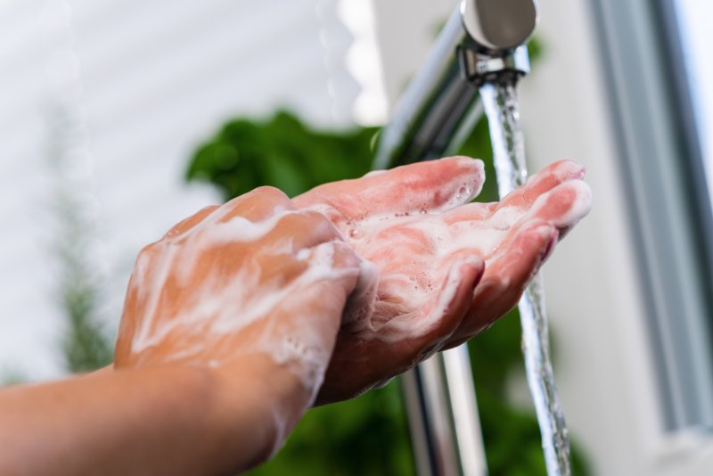 Dentist in Harker Heights washing their hands